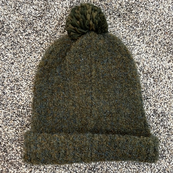 REI green and blue Pom Pom winter hat one size - Picture 3 of 5
